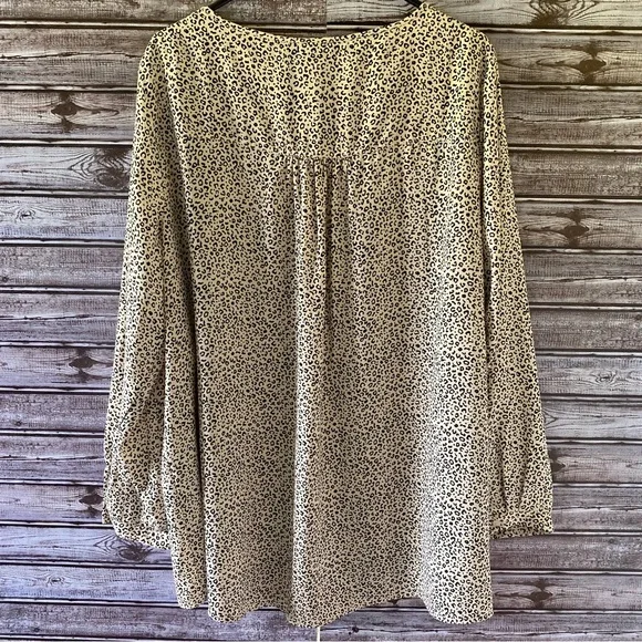 NWT Chelsea & Theodore Animal Print Long-Sleeved Blouse Size XXL - Picture 2 of 6